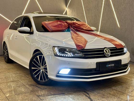 VOLKSWAGEN JETTA 2.0 TSI HIGHLINE 211CV GASOLINA 4P TIPTRONIC VOLKSWAGEN JETTA 2.0 TSI HIGHLINE 211CV GASOLINA 4P TIPTRONIC